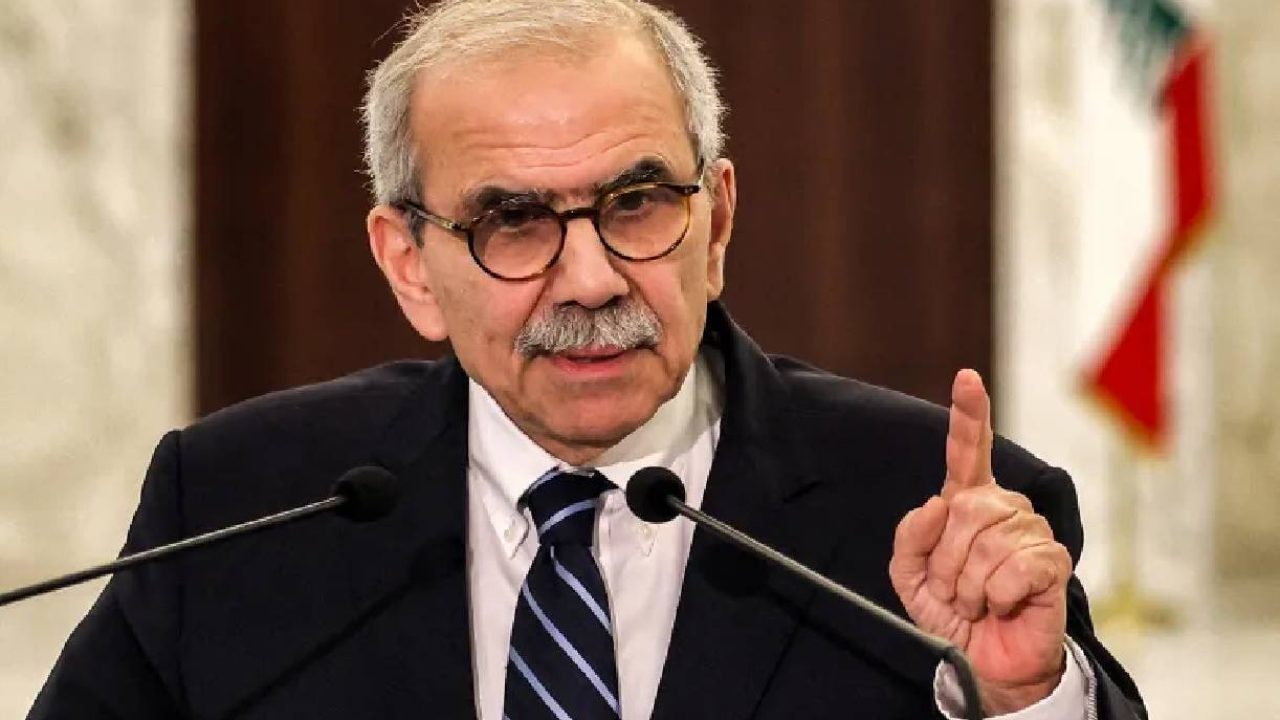 nawaf salam raising finger