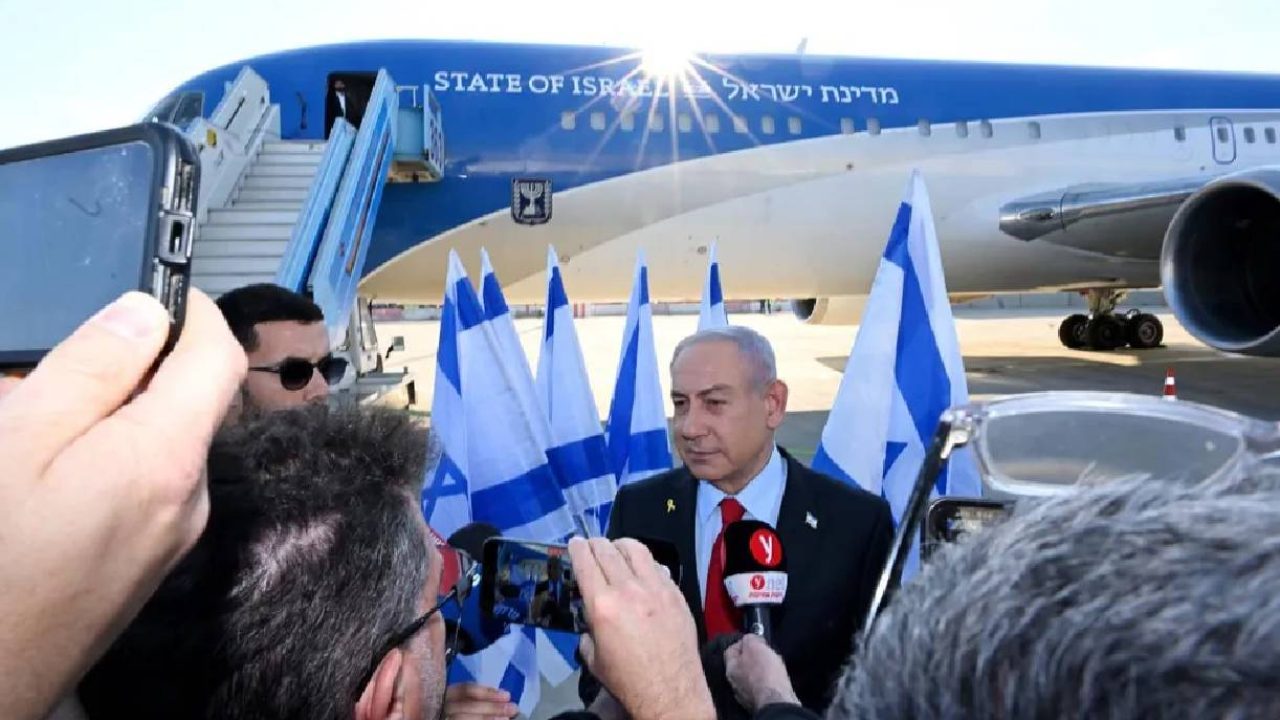 netanyahu press in front of plane