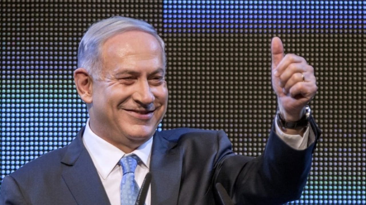 netanyahu thumbs up