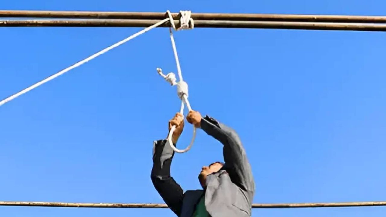 preparing hanging rope