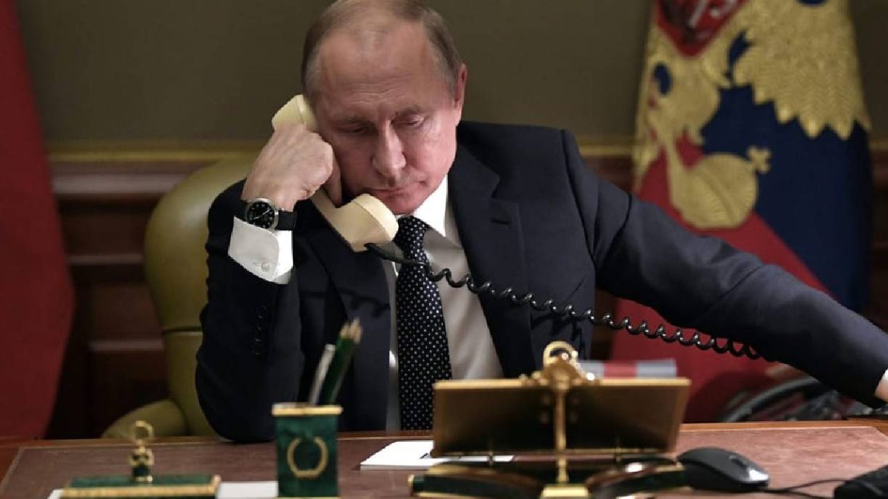 putin on the phone