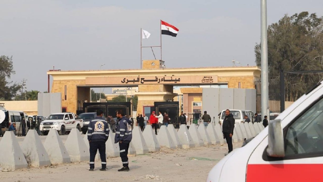 rafah crossing people