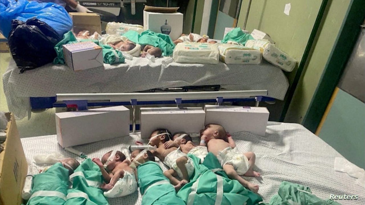 Newborns are placed in bed after being taken off incubators in Gaza's Al Shifa hospital after power outage, amid the ongoing conflict between Israel and the Palestinian Islamist group Hamas, in Gaza City, Gaza November 12, 2023 in this still image obtained by REUTERS.  THIS IMAGE HAS BEEN SUPPLIED BY A THIRD PARTY     TPX IMAGES OF THE DAY