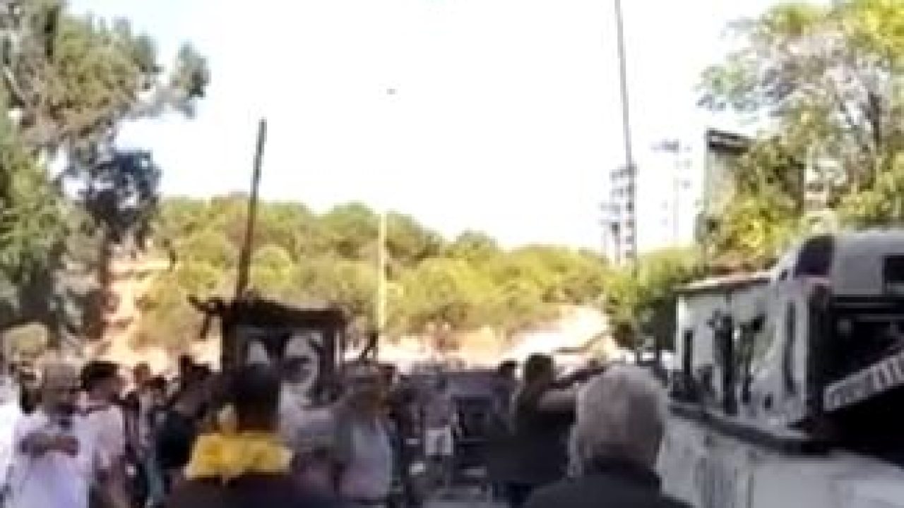 تظاهرة سلمية للنقابات والمثقفين في حركة "أمل" و"حزب الله"