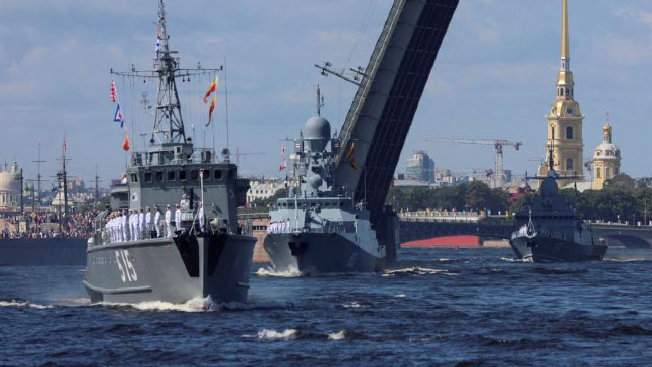 russianwarship_082356