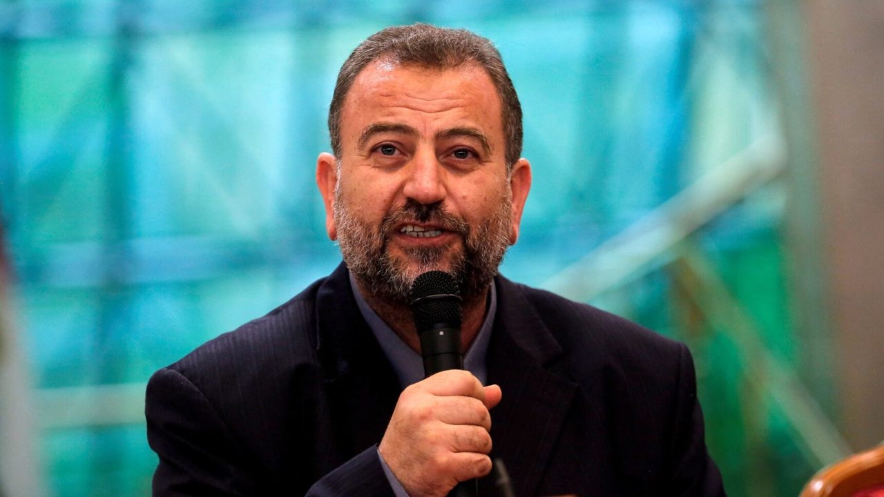 صالح العاروري المسؤول الكبير في حركة حماس في صورة من أرشيف رويترز.