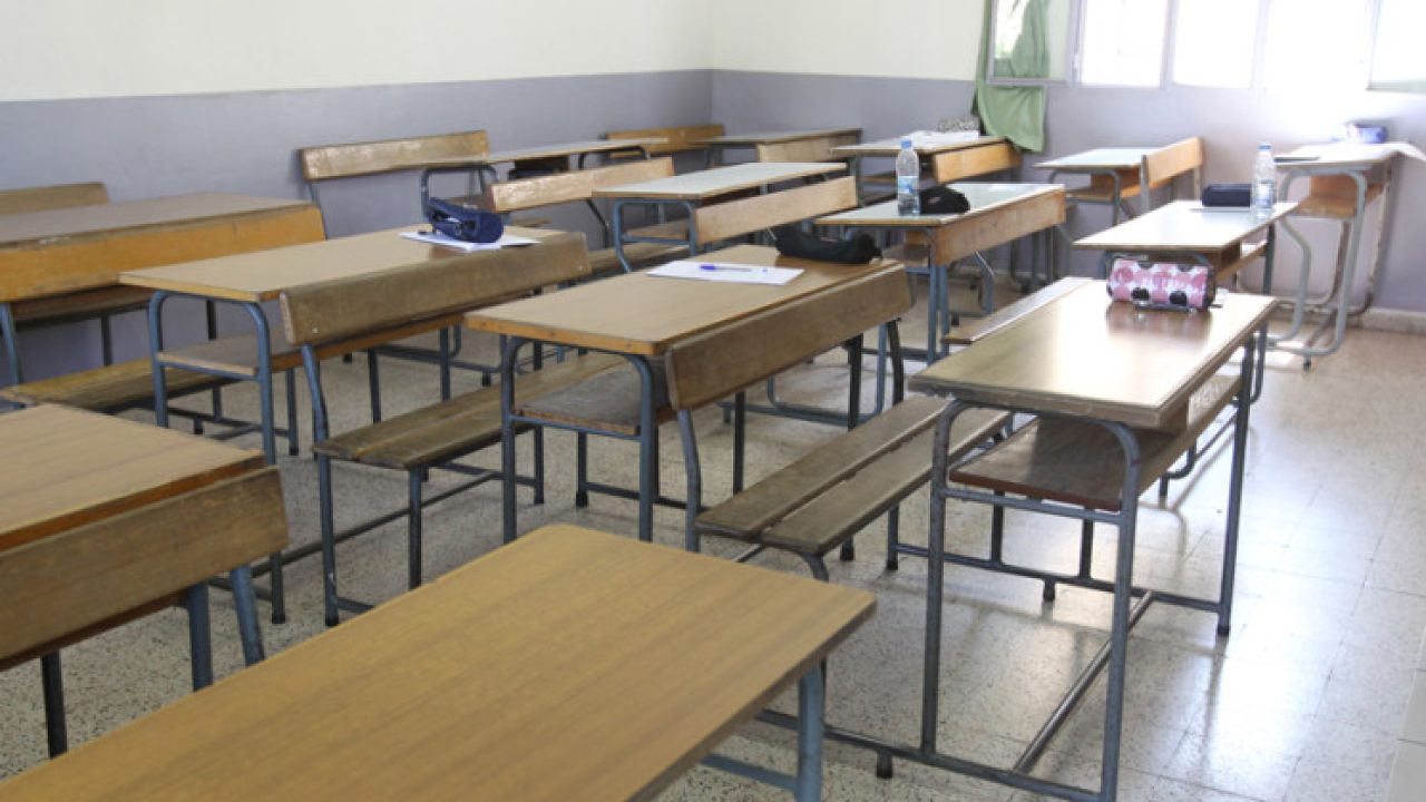 school-desks-students