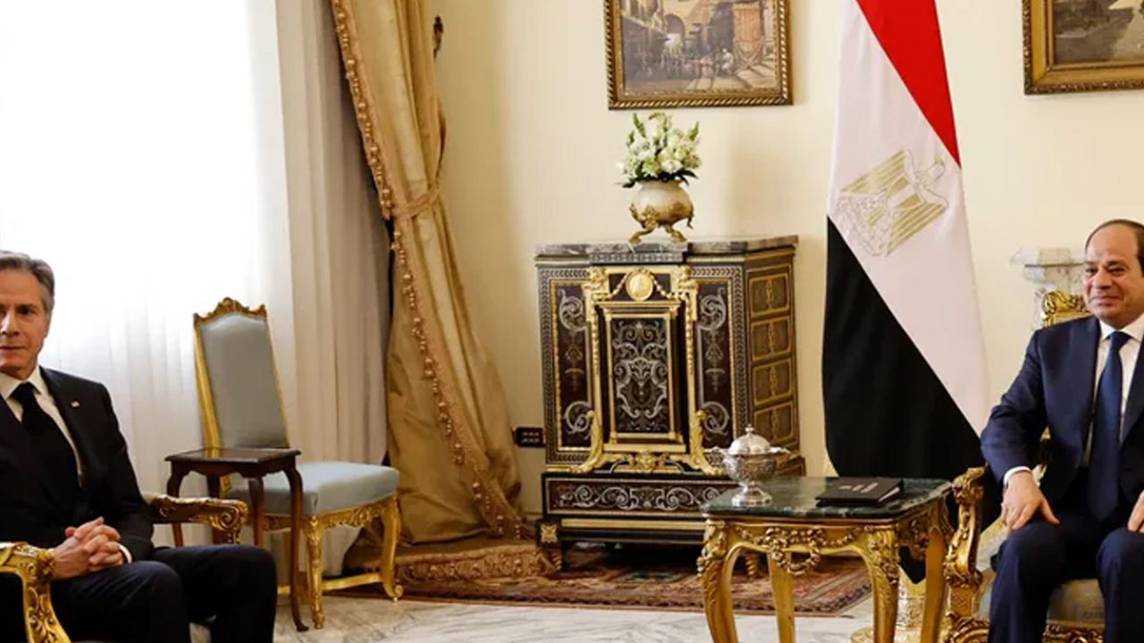 sisi-blinkin