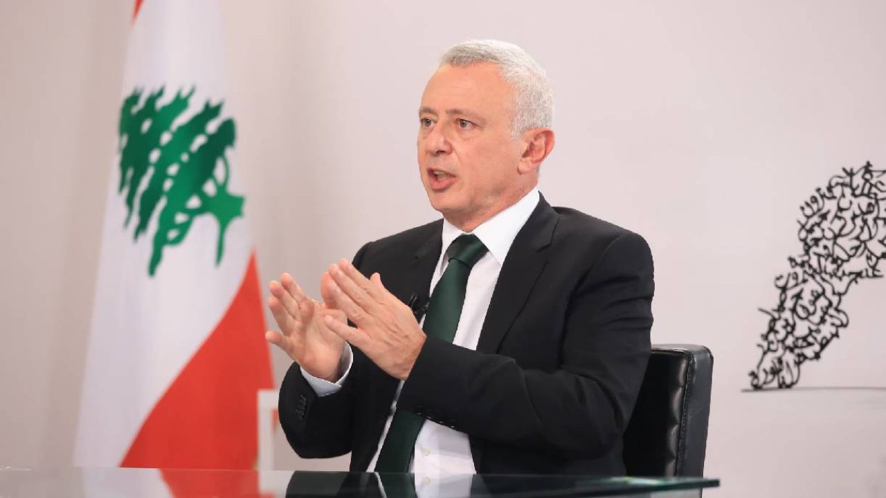 sleiman frangieh hand gesture