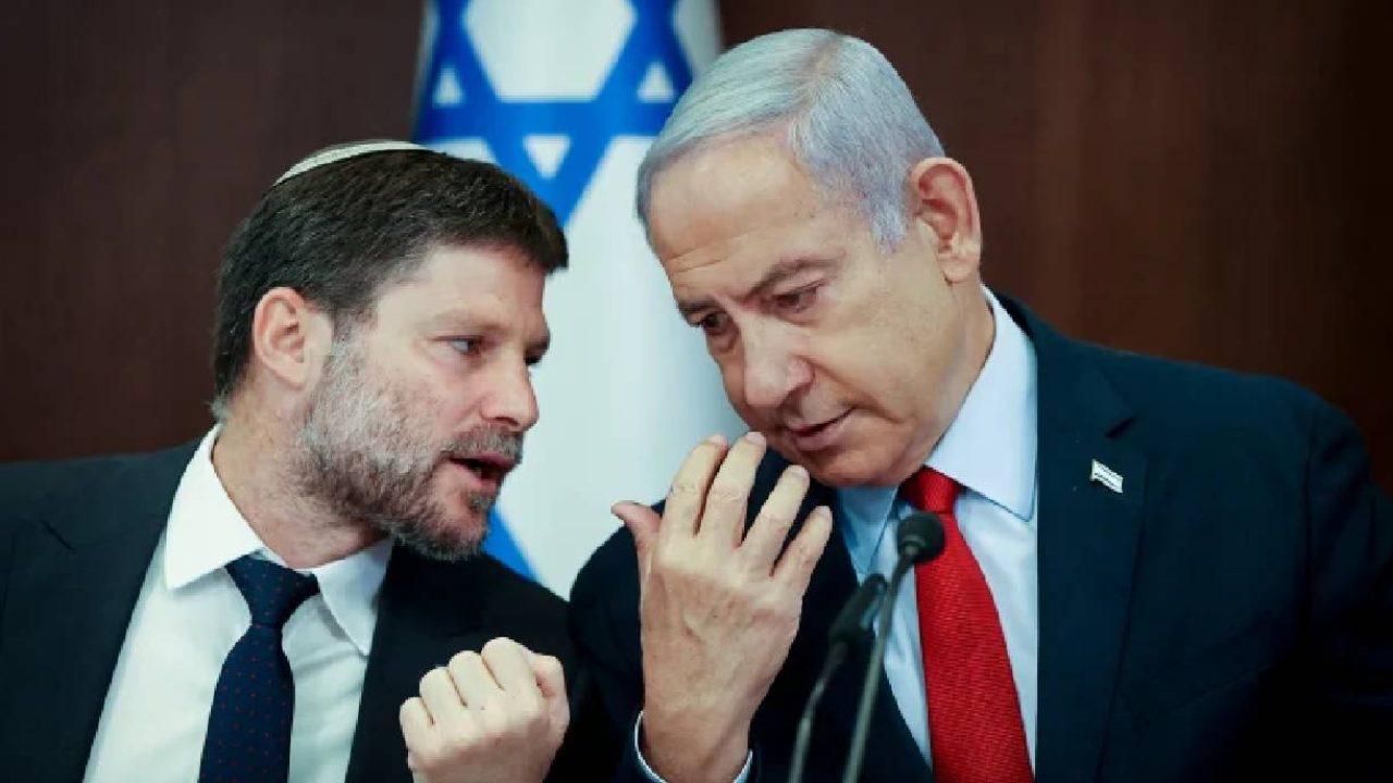 smotrich talking to netanyahu