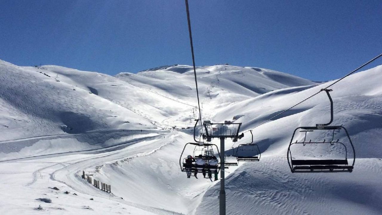 snowing-at-kfarderbian