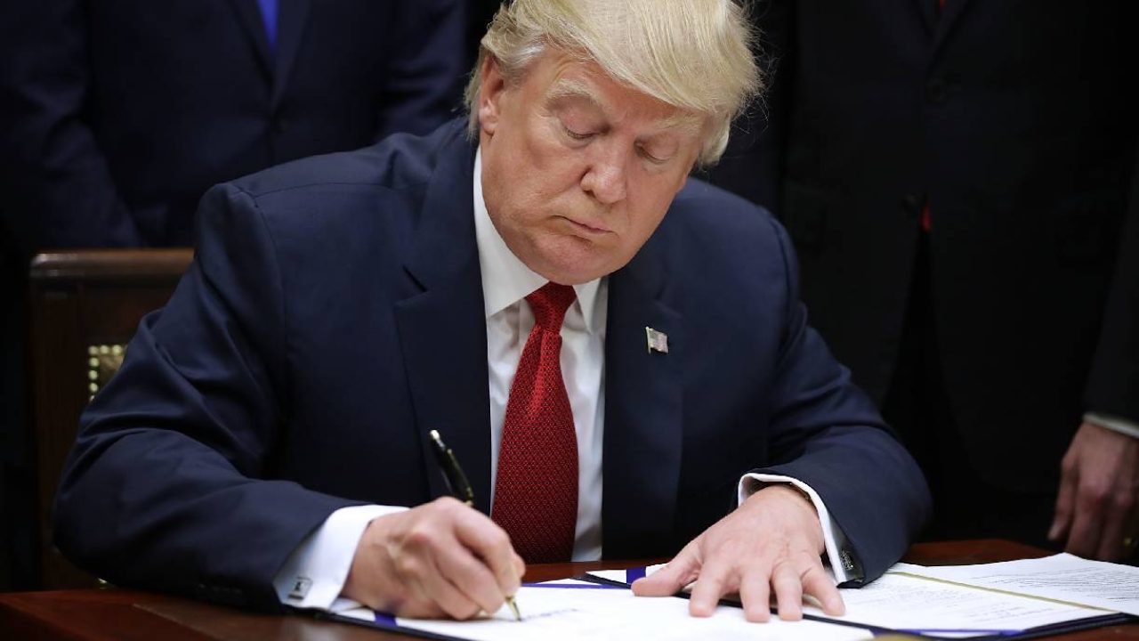 trump signing