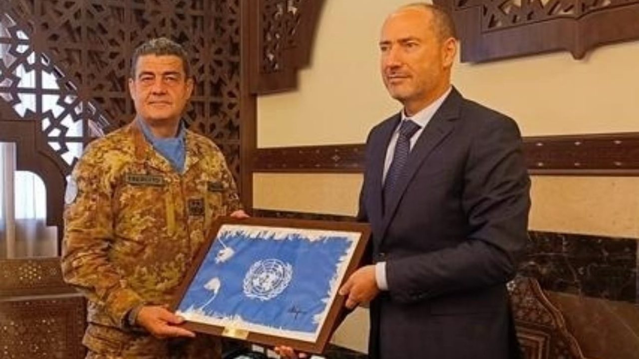 un
