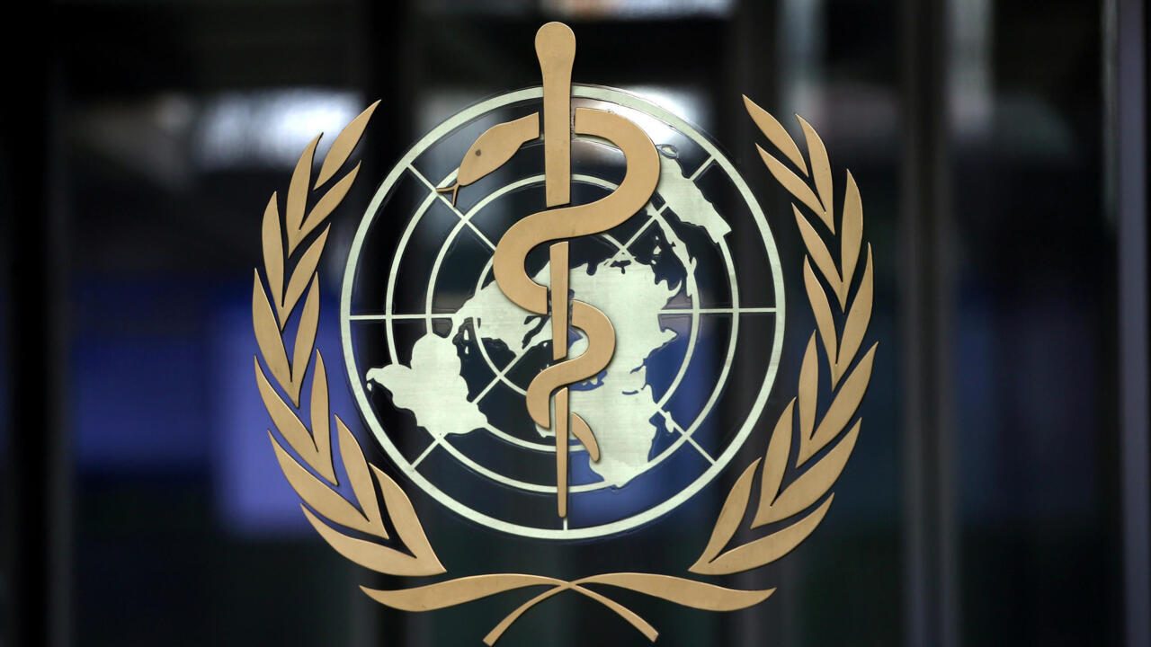 FILE PHOTO: FILE PHOTO: A logo is pictured on the headquarters of the World Health Organization (WHO) ahead of a meeting of the Emergency Committee on the novel coronavirus (2019-nCoV) in Geneva, Switzerland, January 30, 2020. REUTERS/Denis Balibouse/File Photo