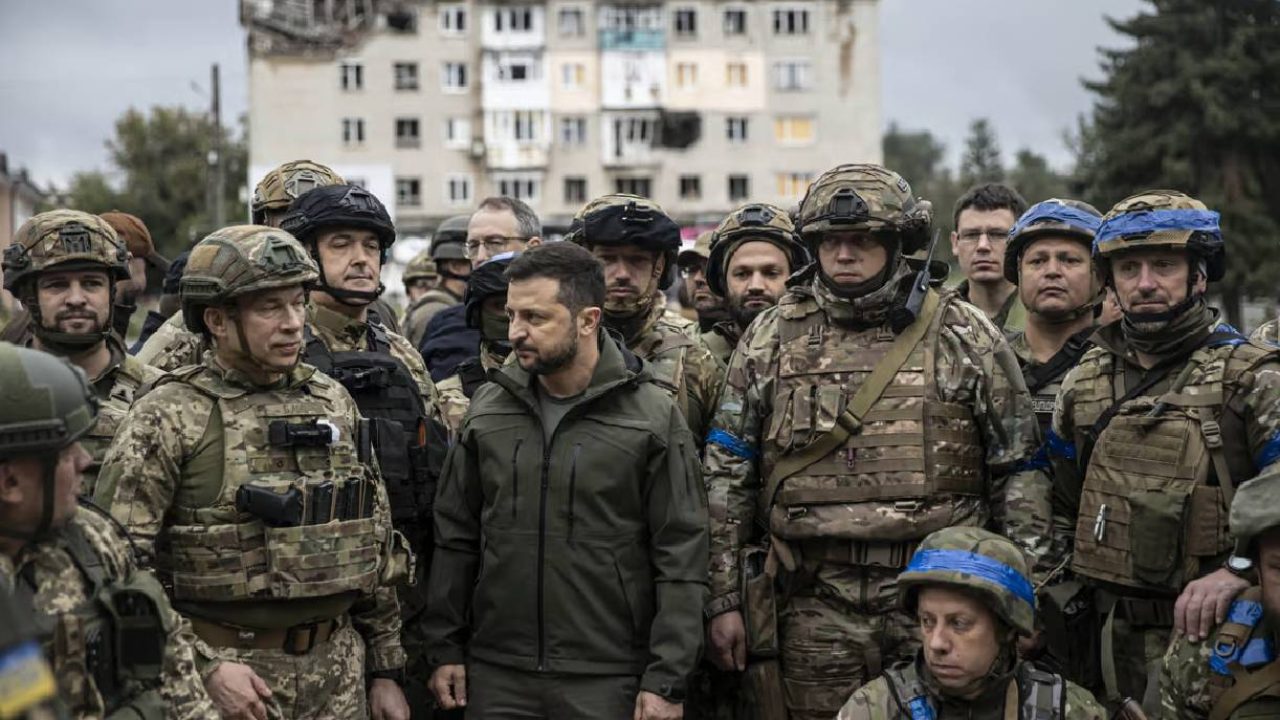 zelensky with soldiers