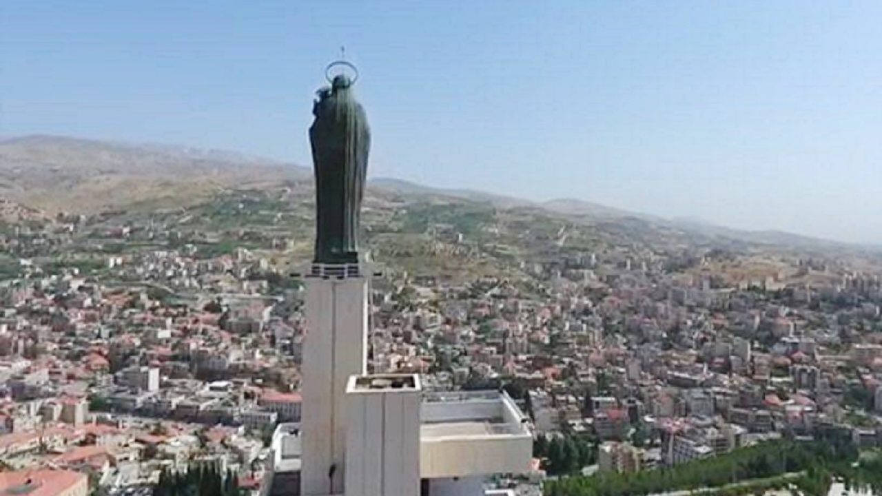 إضاءة-مزار-سيّدة-زحلة-على-نيّة-لبنان-ومرضى-الكورونا